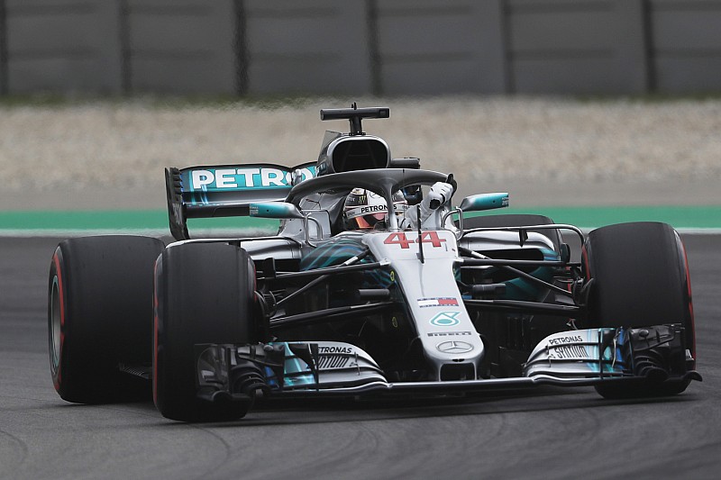 Mercedes спростувала чутки про вплив на шини Pirelli