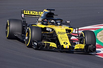 Premiers tours de roue pour la Renault R.S.18 à Barcelone