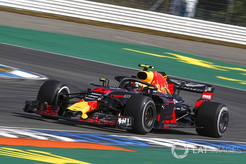 Verstappen es el primer piloto que dobla a fondo en la curva 1 de Hockenheim