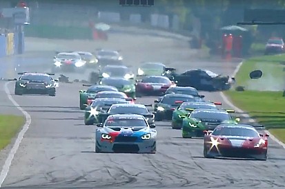 Vídeo: brasileiro fratura pernas em acidente em Monza