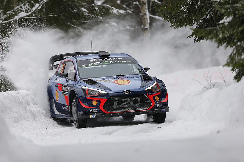 WRC Rallye Schweden 2018: Thierry Neuville behauptet die Führung