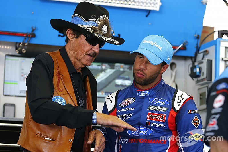 Almirola: Wallace can't afford to