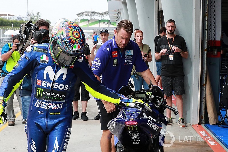 Yamaha reconoce que escucha más a Rossi que a Viñales
