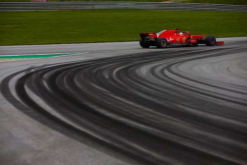 BRÉKING: Vettel 3 helyes rajtbüntetést kapott az Osztrák Nagydíjra
