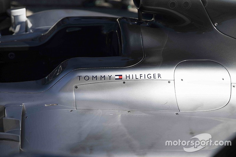 Mercedes, Tommy Hilfiger ile anlaştı