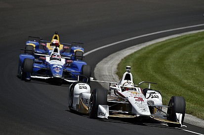 Castroneves lidera el carb day