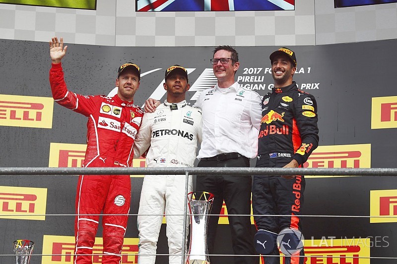 Vettel arra várt, hogy Hamilton hibázzon, de nem jött be