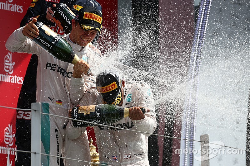 Mondiale Costruttori F.1: la Ferrari resta seconda ma la Red Bull è vicina
