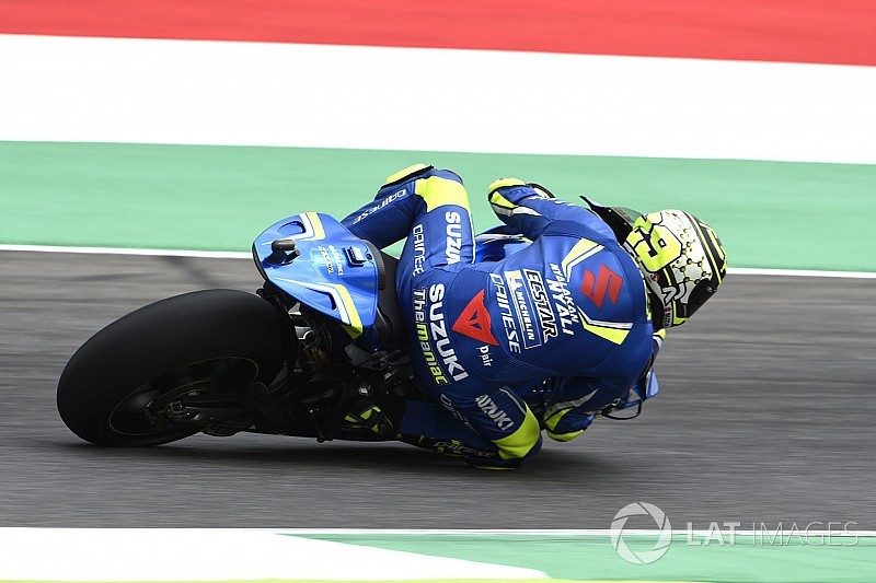Iannone domina dia; Pirro sofre acidente assustador