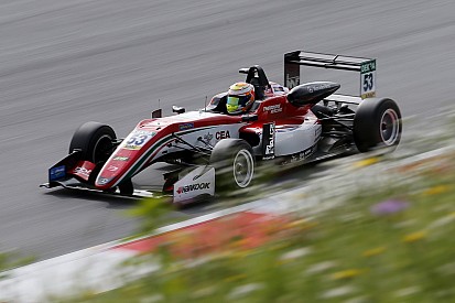 Ilott centra la vittoria in Gara 1 al Red Bull Ring. Lando Norris 4°