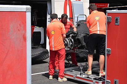 Ferrari: il cambio di scorta con la sospensione posteriore già assemblata