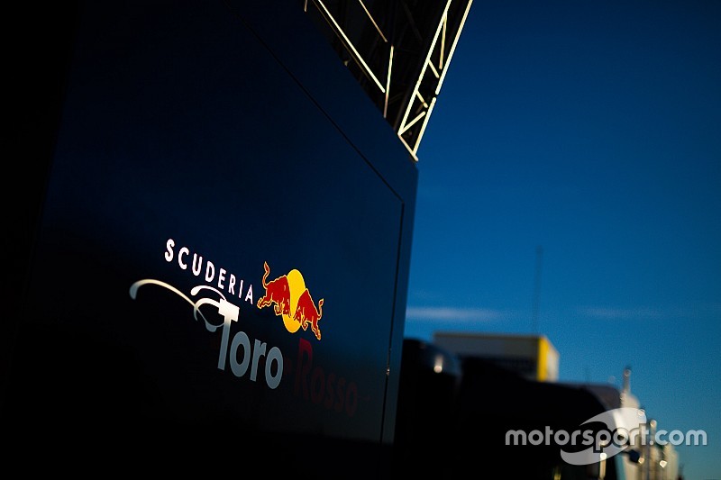 【F1】ルノー製PUにトラブル? トロロッソのシェイクダウン中止