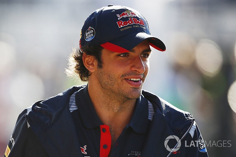 Hivatalos: Carlos Sainz Jr. aláírt a Renault-hoz 2018-ra