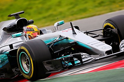 Hamilton, el más rápido de nuevo mientras siguen las dificultades para McLaren