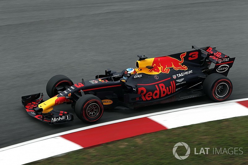 Ritmo de Vettel em Sepang surpreende Ricciardo