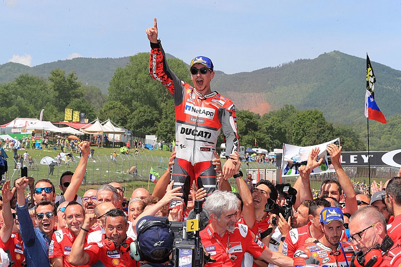 Lorenzo nyert a Ducatival Mugellóban Dovi és Rossi előtt - Marquez nullázott!