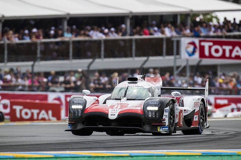 Le Mans 24 Saat - 22. Saat: #8 Toyota ile Nakajima lider, Kobayashi ikinci