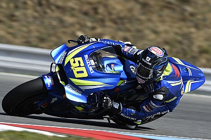 Guintoli riding with two broken ribs at Brno