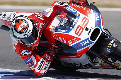 Demi membuat Ducati kompetitif, Lorenzo siap lakukan apapun