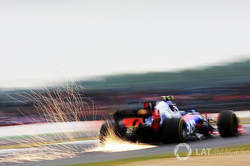 F1 sürücüleri, Britanya'da ilk virajda DRS kullanabilecek