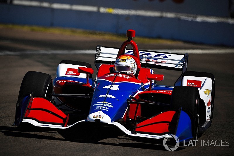 Mesmo abandonando, Leist celebra 1ª experiência na Indy
