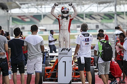 F4 SEA Sepang I: Frost dua kali juara di hari terakhir, Martono naik podium di Race 6