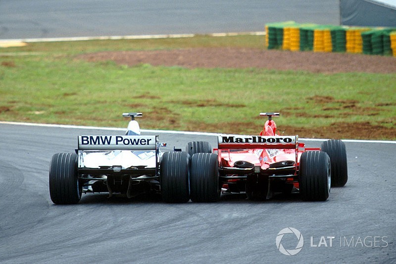 Galería: El adelantamiento de Montoya a Schumacher