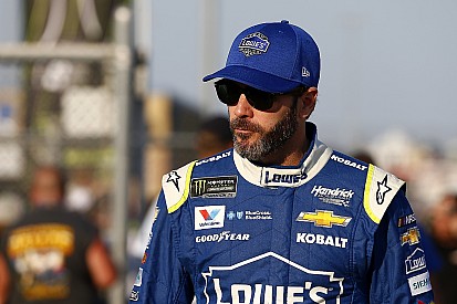 Johnson diz que não vai se ajoelhar durante hino americano