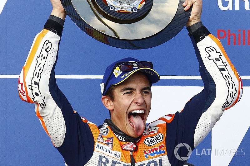 Marc Márquez gana en Australia y se acerca al título
