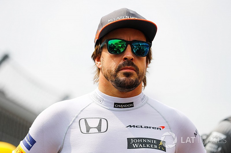 “Nada a comentar”, diz Alonso de rumor de teste com a Toyota