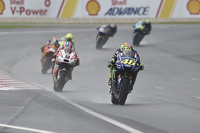 Rossi fährt hinterher: Yamaha im Regen "sehr gefährlich"