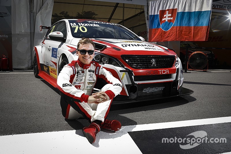 Portugal WTCR: Homola beats Muller for first win