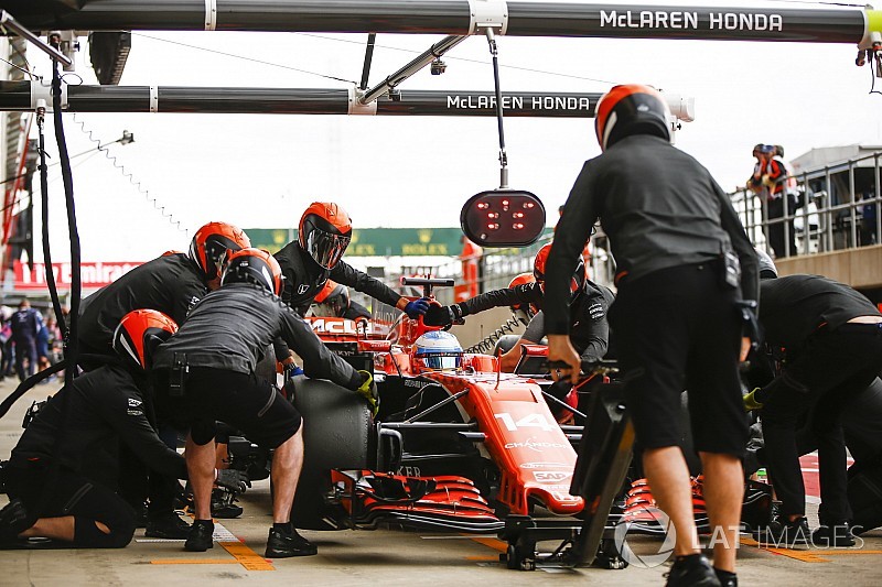 Alonso start paling belakang setelah pergantian komponen mesin Honda