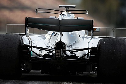 Mercedes начала тестировать двойное T-образное крыло
