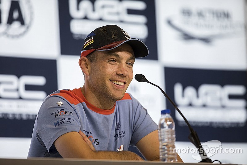 Hyundai: Paddon ha passato la notte in ospedale dopo il crash
