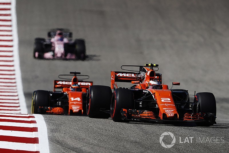 Alonso y Vandoorne saldrán al fondo de la parrilla en México