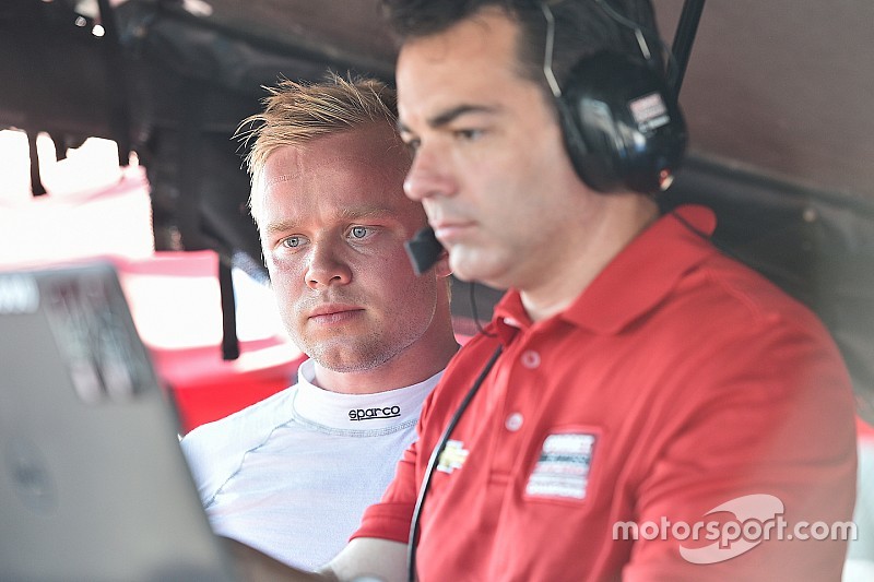 Розенквист провел вторые тесты на машине IndyCar