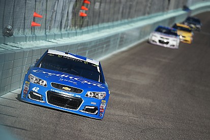 Larson dominates Stage 2, Truex takes championship lead