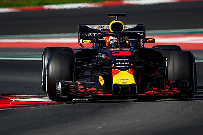 Ricciardo, Avustalya'da Mercedes ve Ferrari'ye yakın olmayı bekliyor