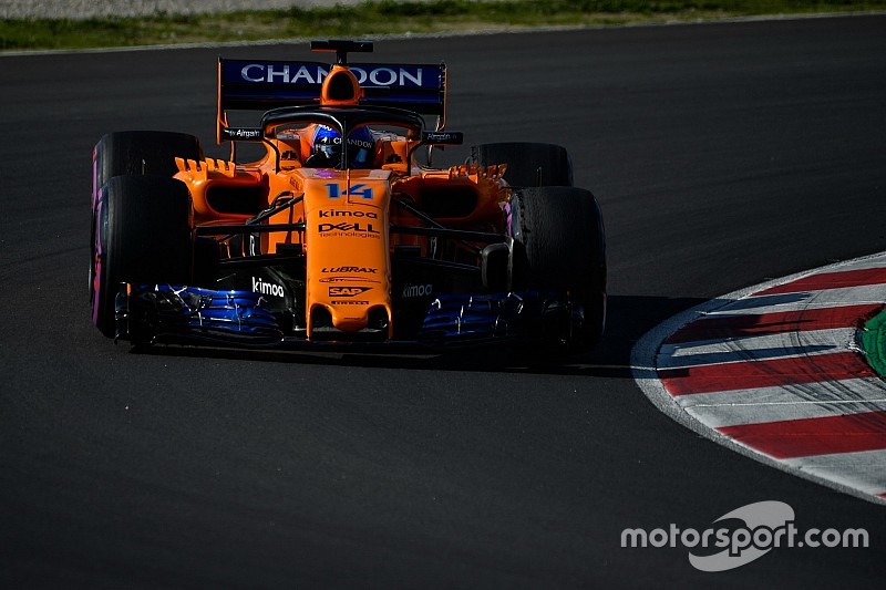 McLaren: Alonso 2018'de farklı bir sürücü olacak