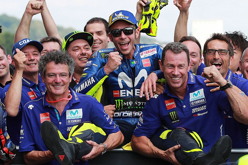 Masalah akselerasi belum tuntas, teknisi Yamaha hindari Rossi