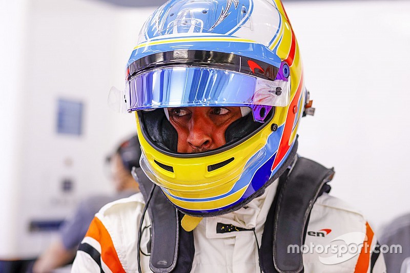 'Menos mal que a Alonso le queda la Indy', por Nira Juanco