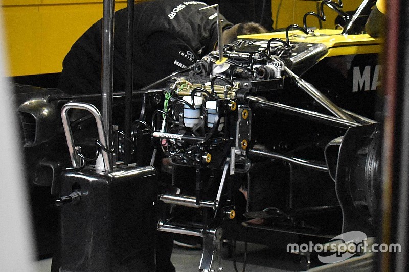 Renault R.S.18: ecco la sospensione anteriore con il comando idraulico