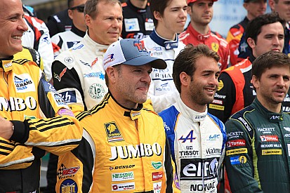 Barrichello y Kanaan celebran correr el mismo año en Le Mans