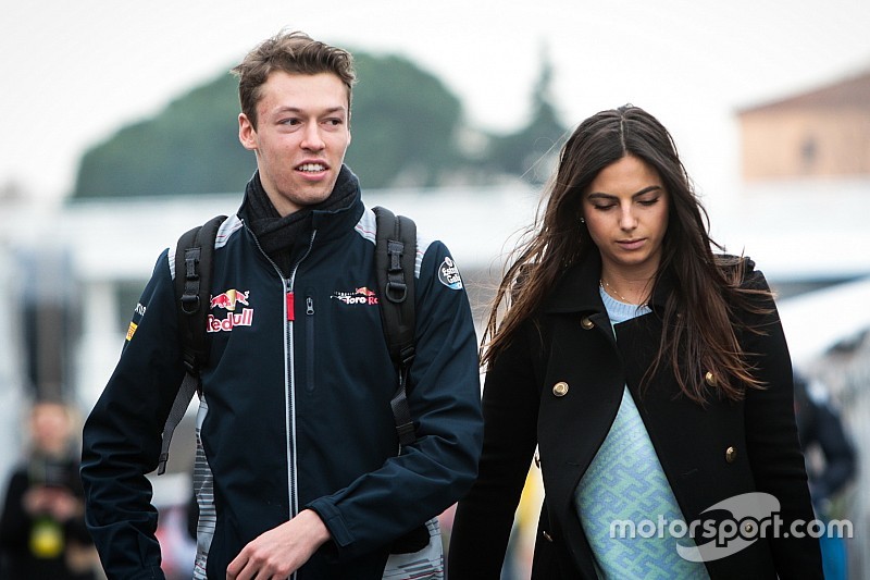 Kvyat no ha hablado con Nelson Piquet sobre la relación con su hija