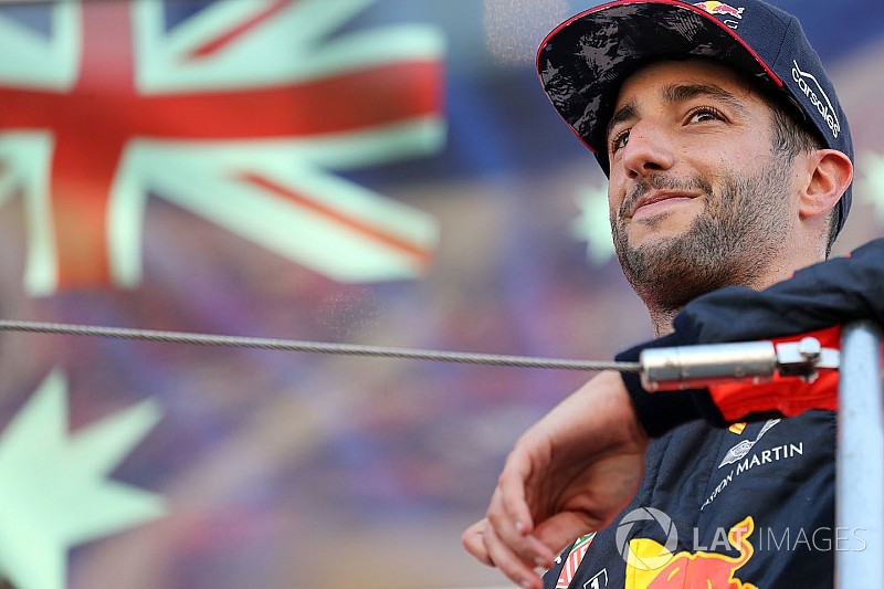 Ricciardo bejelentkezett a Red Bull szuper-modern szimulátorából