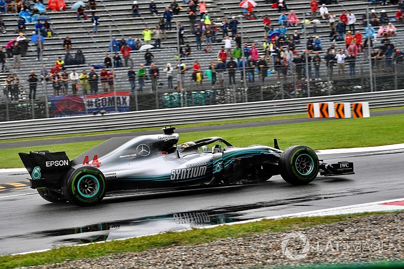 Hamilton: Ferrari'ye yakınız