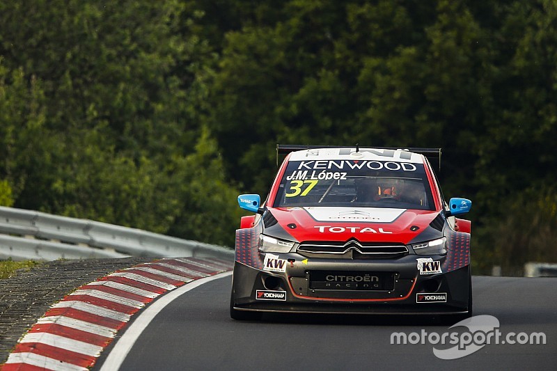 Strepitosa pole position per José María López al Nordschleife
