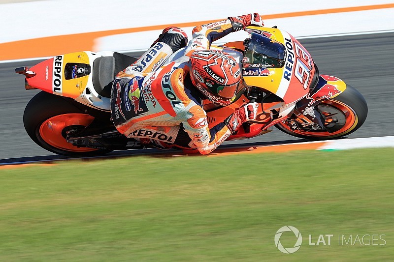 VIDEO: Penyelamatan krusial Marquez di Valencia