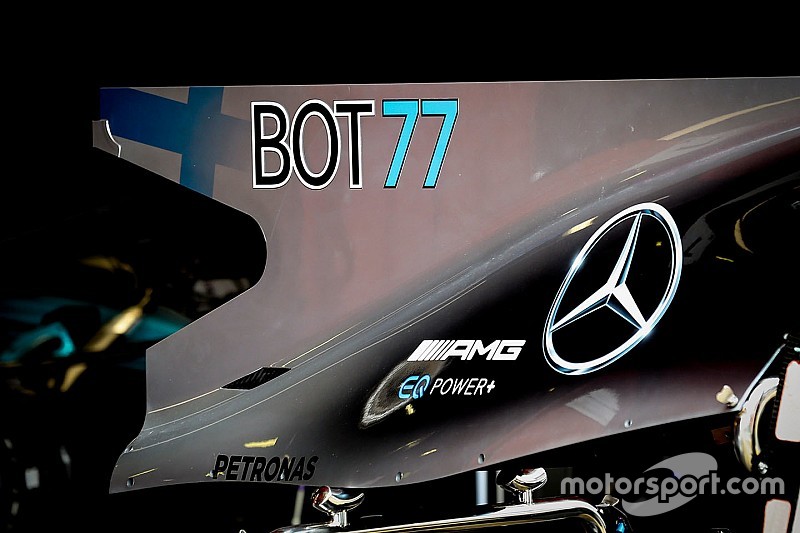 Mercedes “подражнила” зображенням нової машини у твіттері